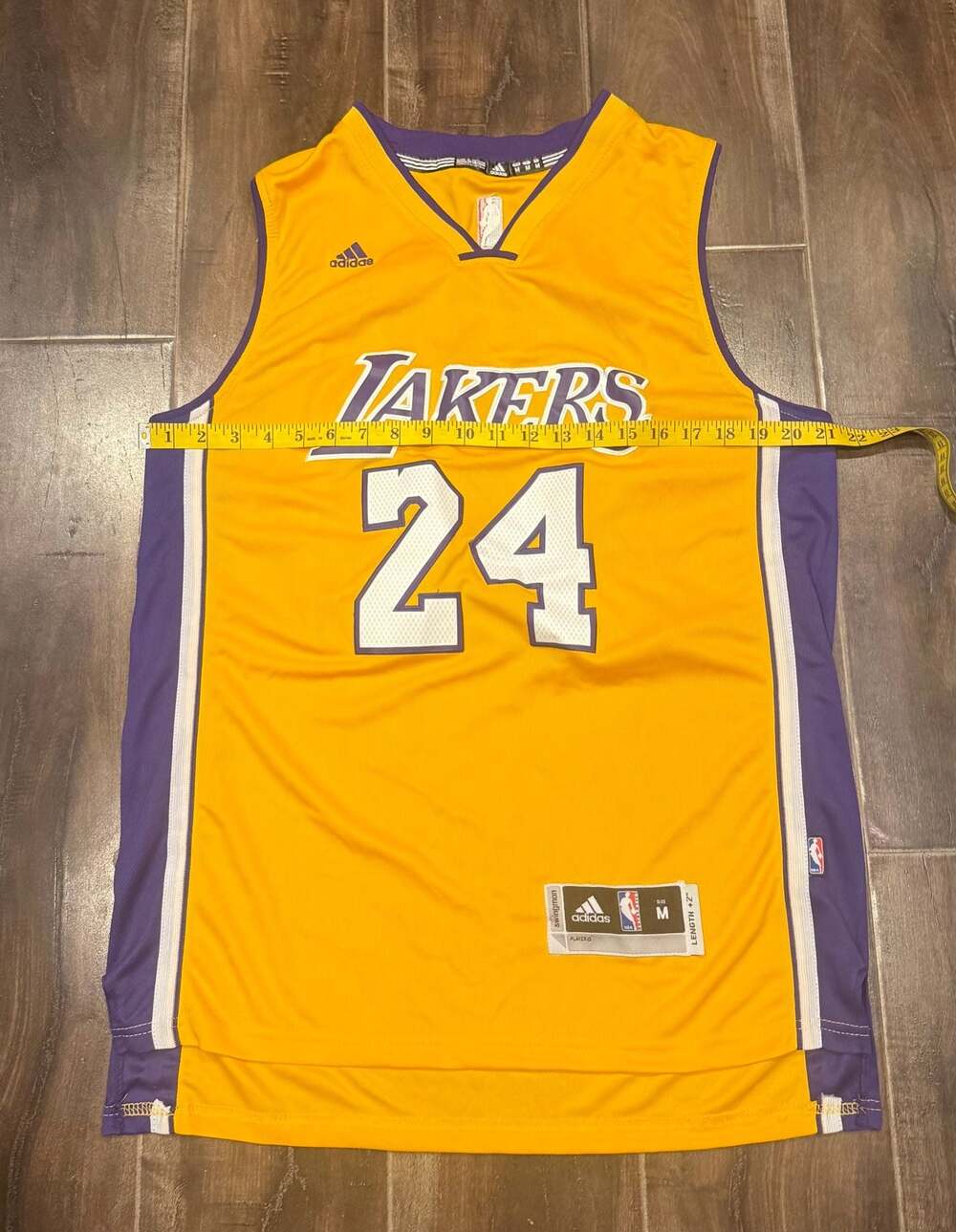 Adidas NBA Los Angeles Lakers Kobe Bryant #24 Swingman Jersey - Picture 6 of 7